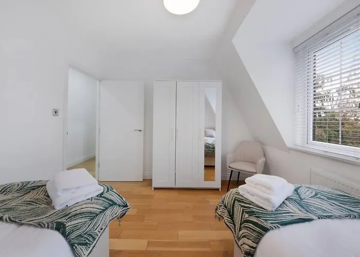 Roomy One Bed Loft Apartment