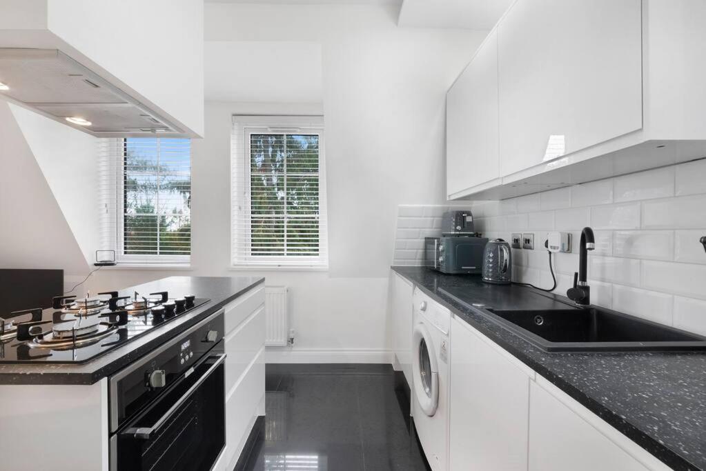 Roomy One Bed Loft * Bishop's Stortford